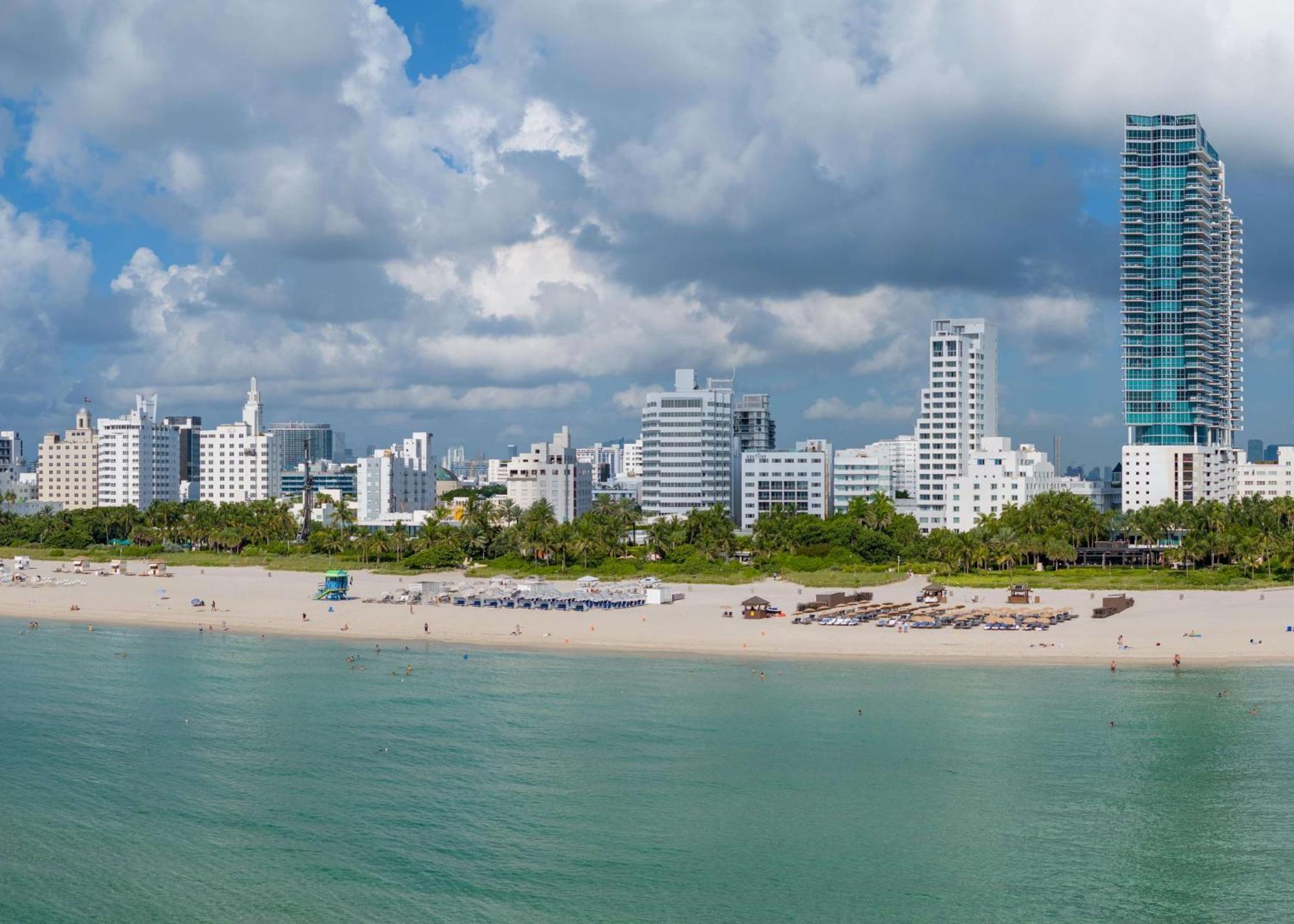 Nautilus Sonesta Miami Beach Exterior foto South Beach skyline