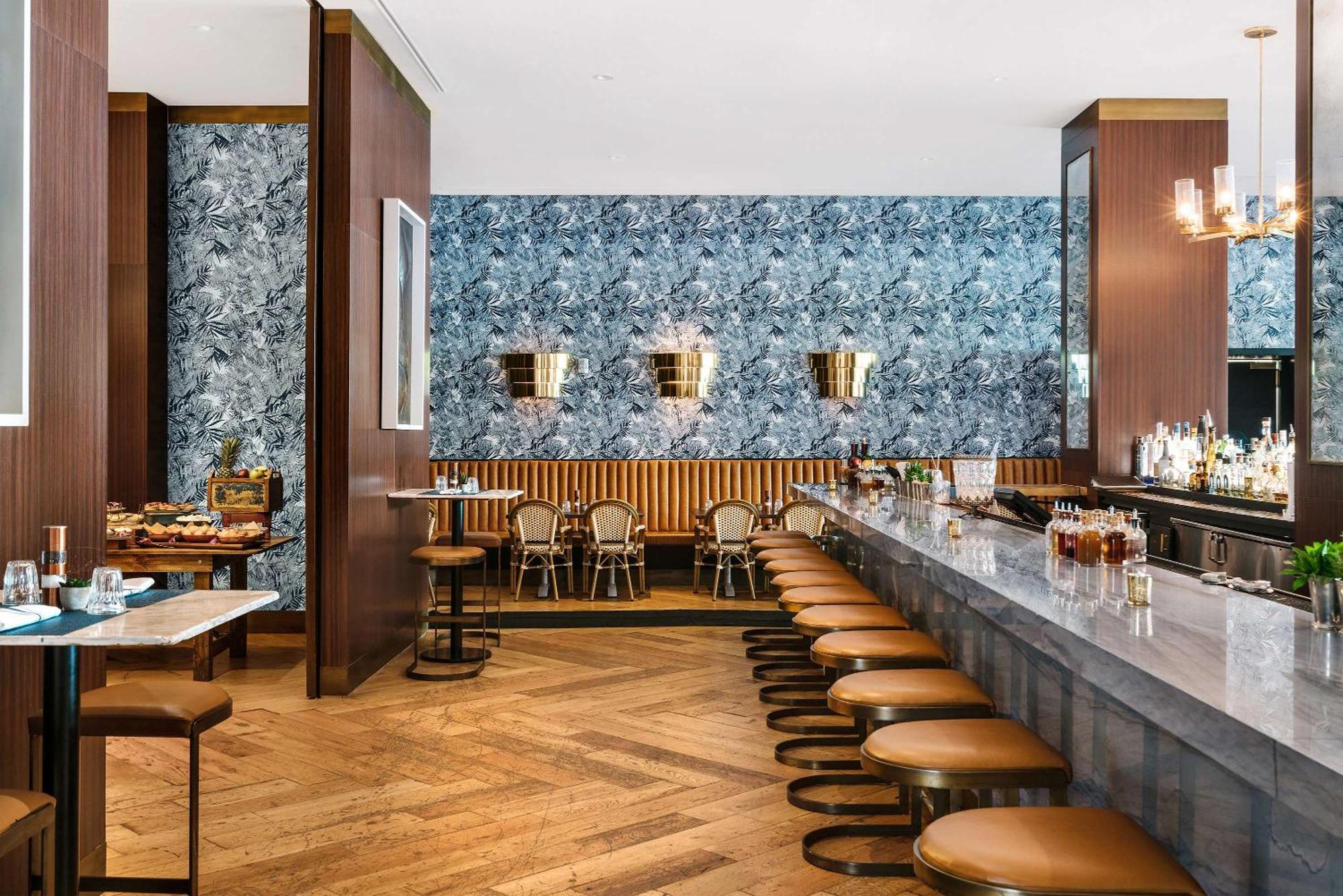 Nautilus Sonesta Miami Beach Exterior foto The bar at the restaurant
