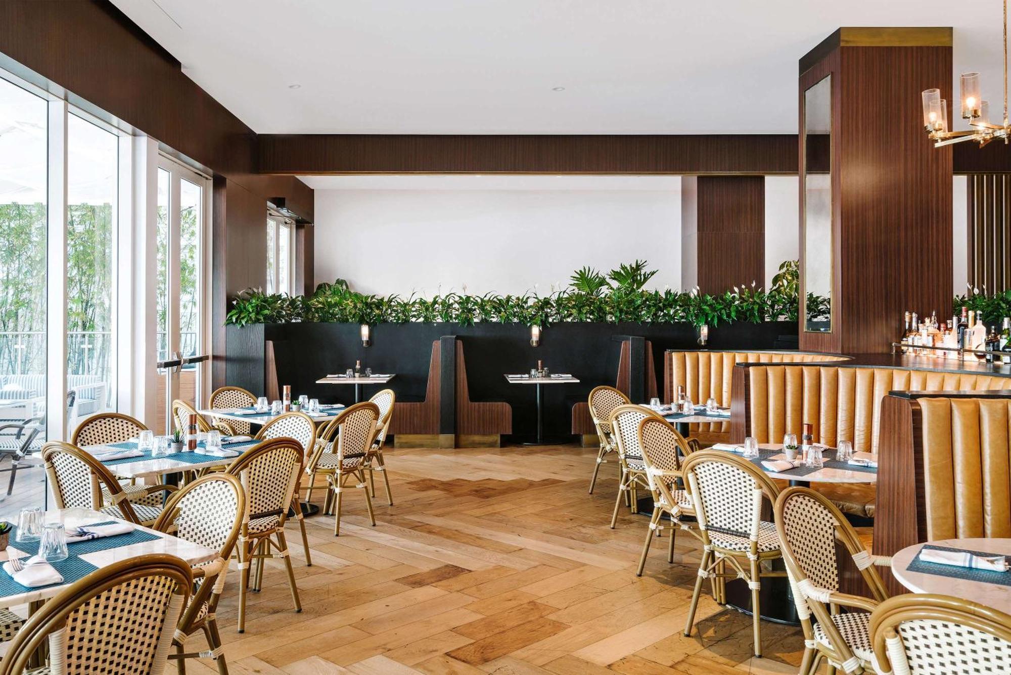 Nautilus Sonesta Miami Beach Exterior foto The interior of the restaurant